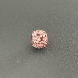 Pandora Darling Daisy Charm